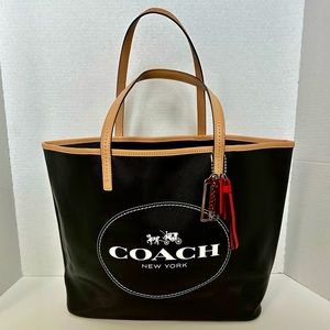 Coach black tote pre owned Authentic